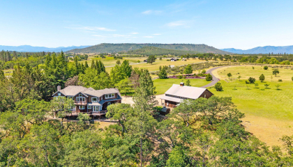 13334 Modoc Rd, White City, OR 97503