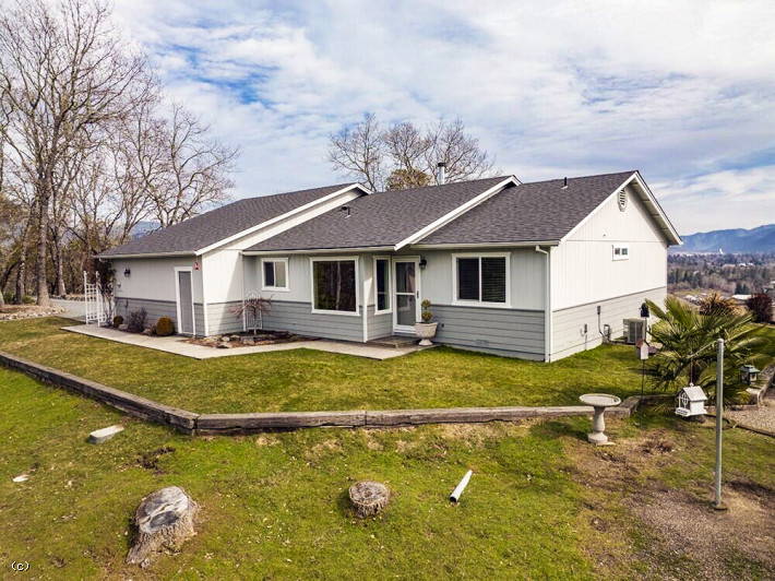 220173445, 181 Azalea Dr, Grants Pass, OR 97526, #220173445