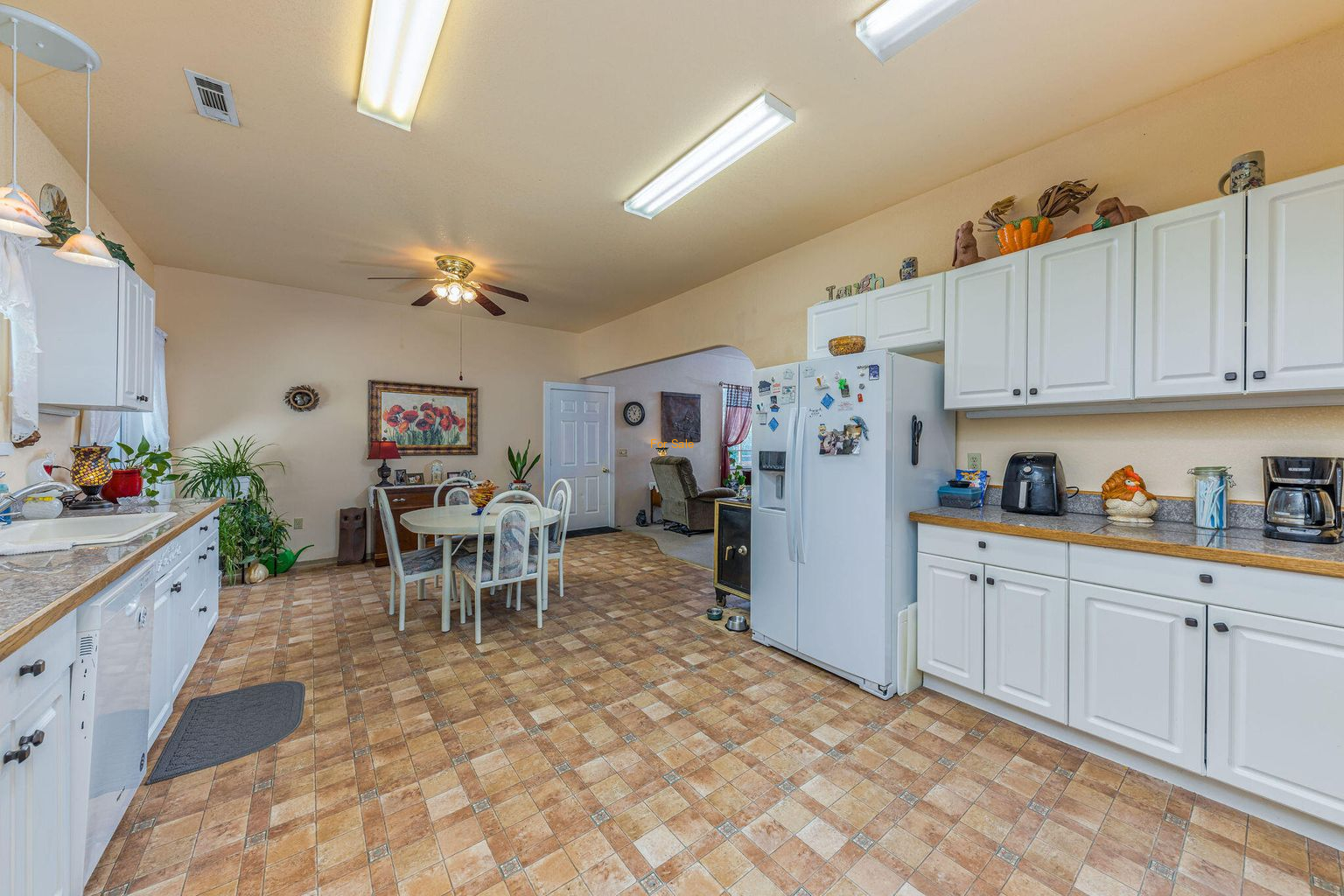 330-W-Glenwood-Street_09
