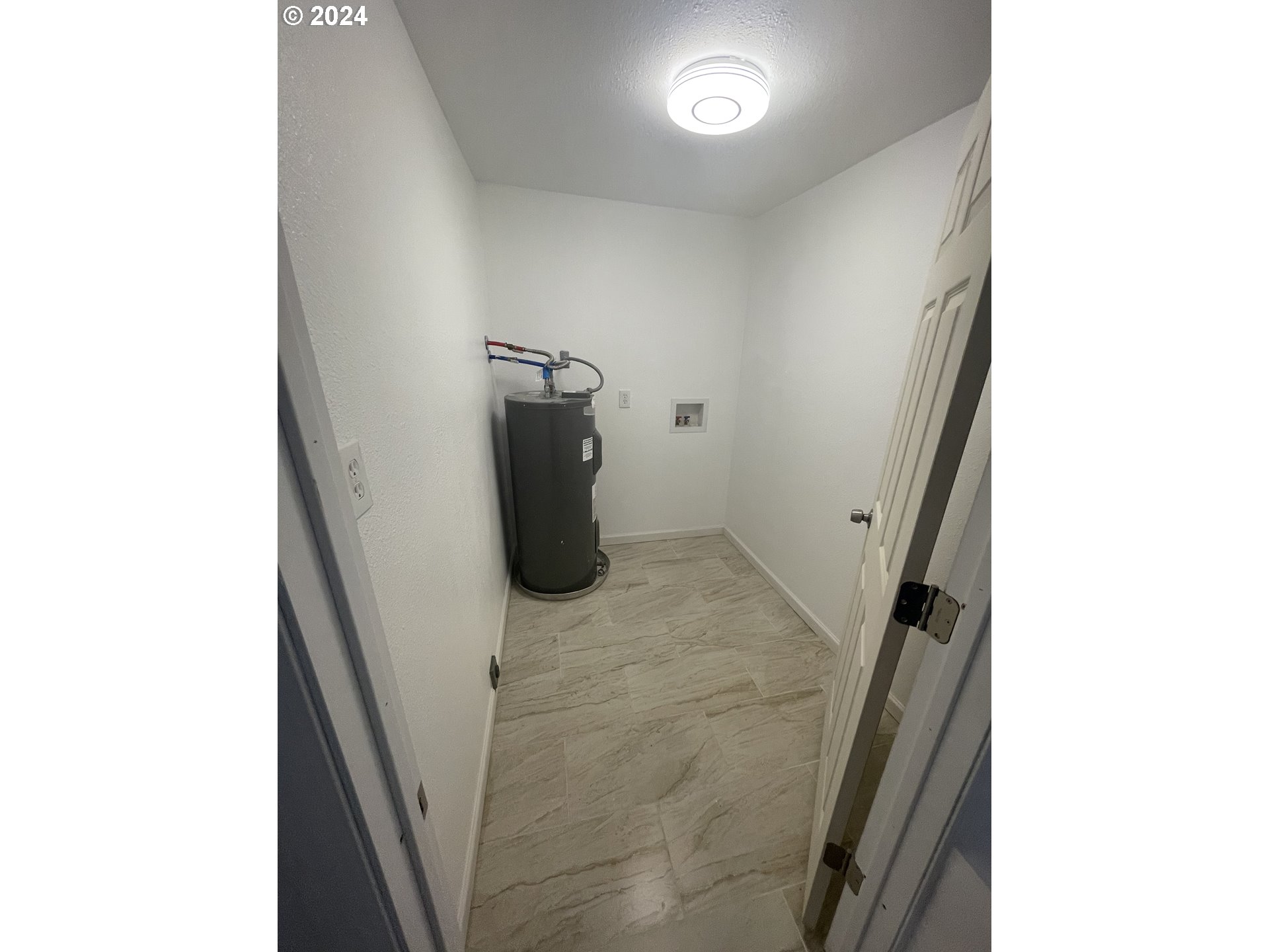 1045_Hill_St_11