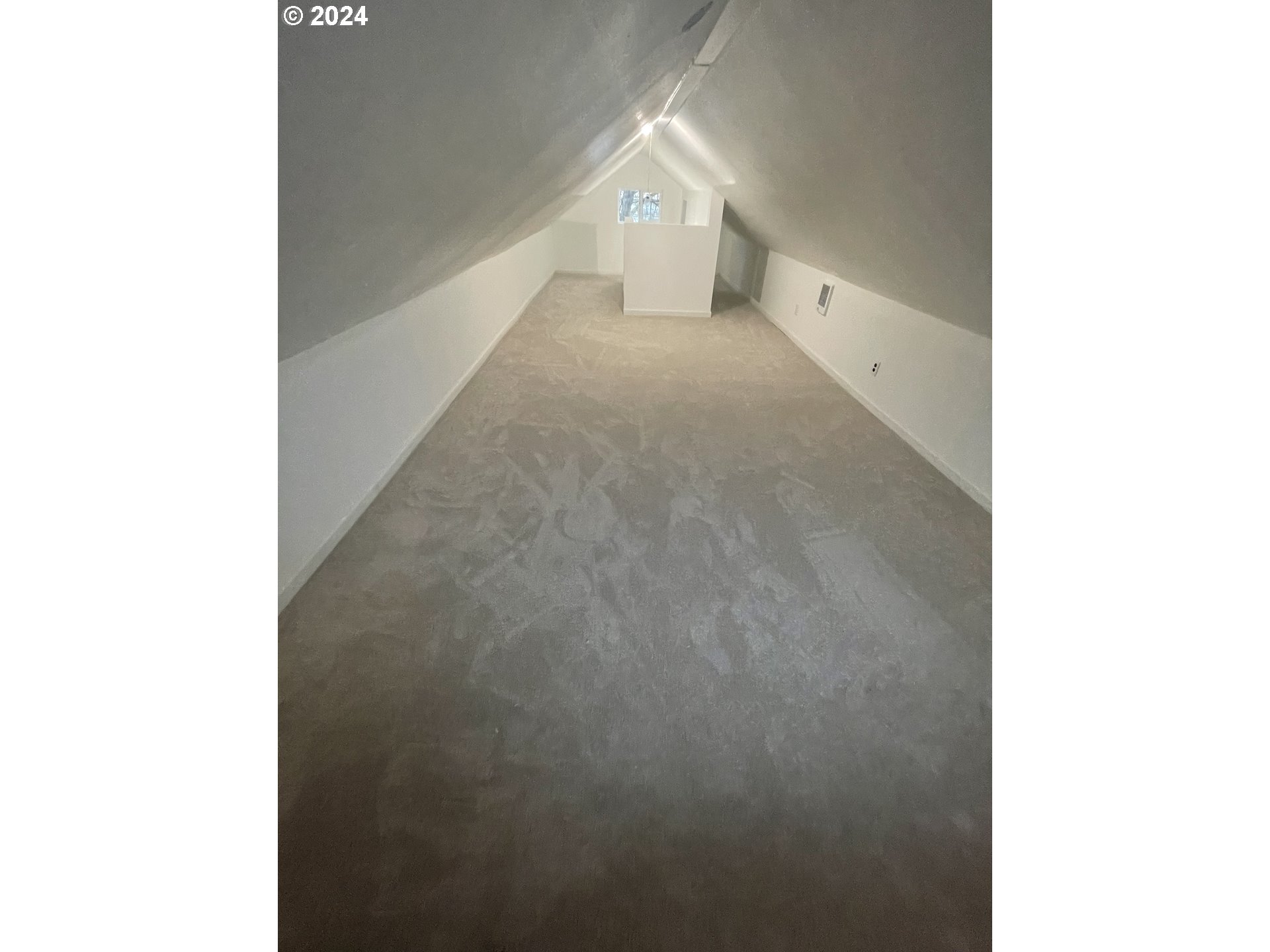 1045_Hill_St_14
