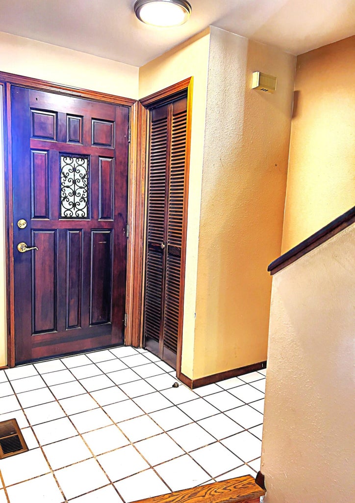 102-N-Wightman-Street_06