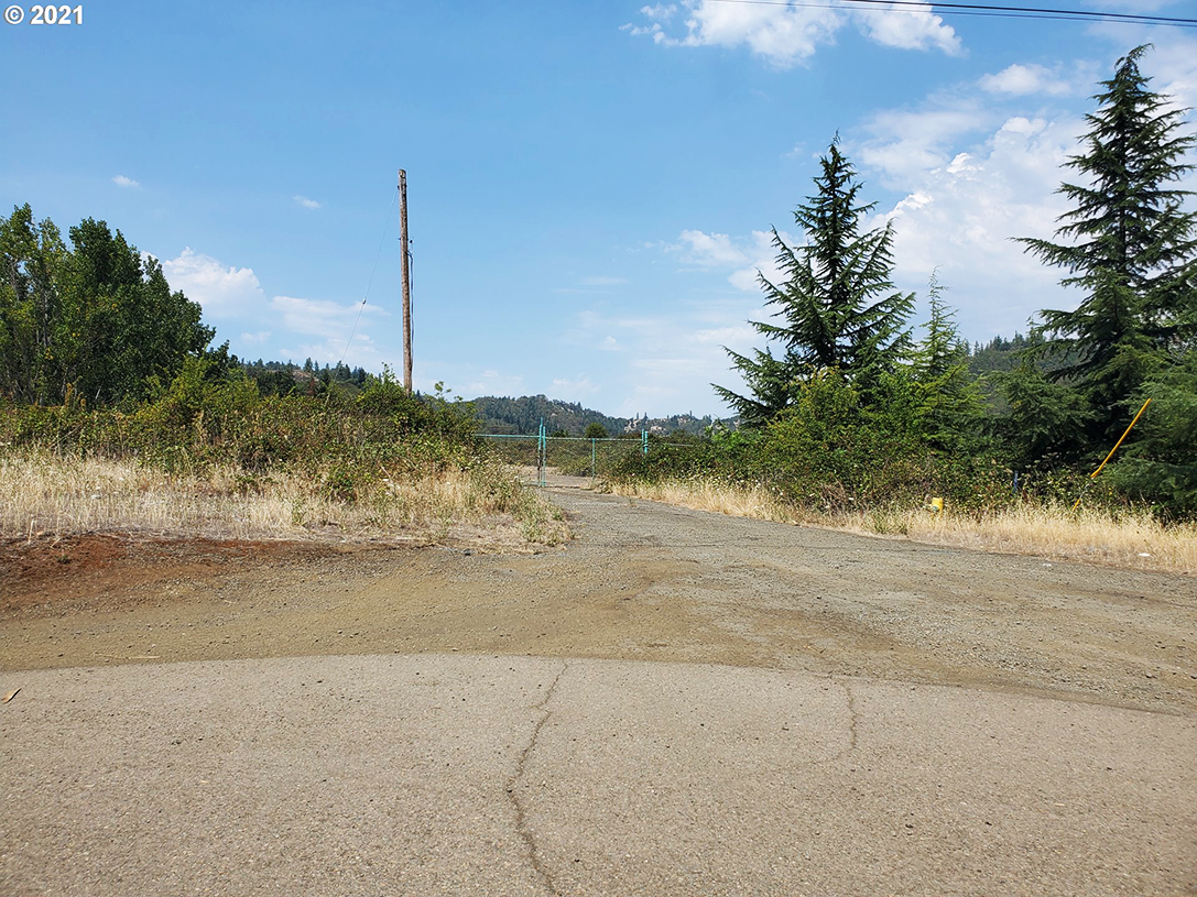 24490561, 436 Quarry Rd, Roseburg, OR 97470