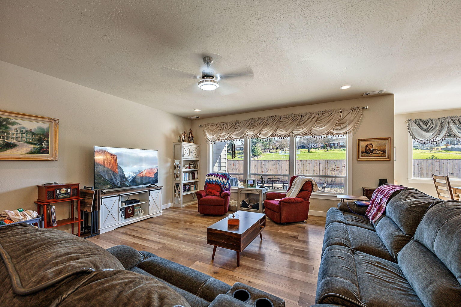 3008-Mt-Thielson-Drive_29