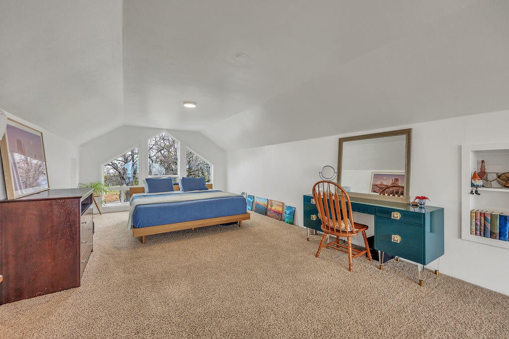 1704_Panorama_Dr_15