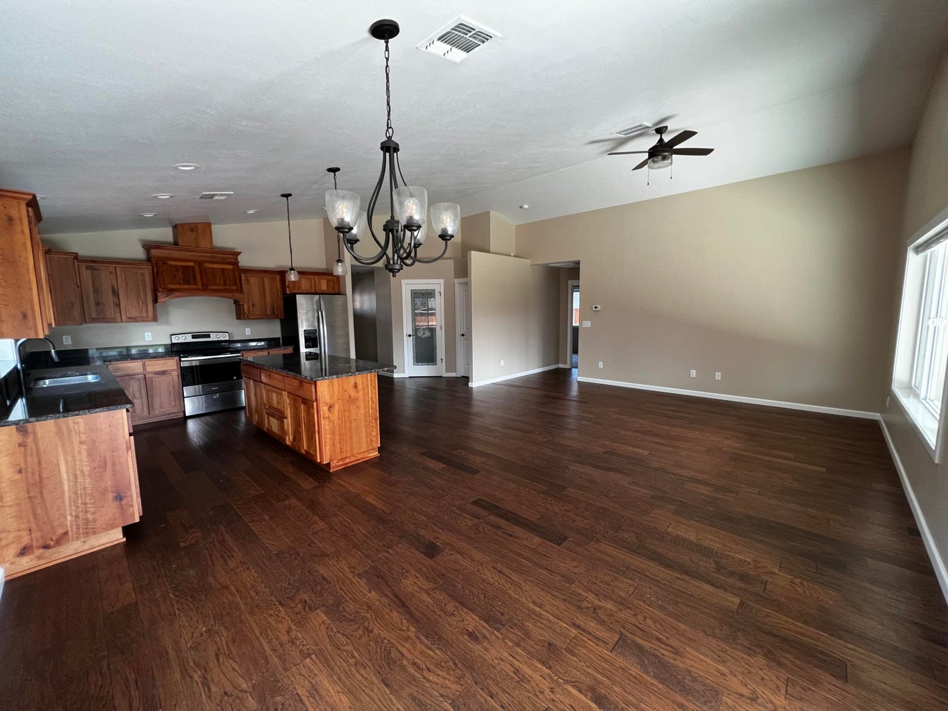2299-SW-Evie-Lane_04