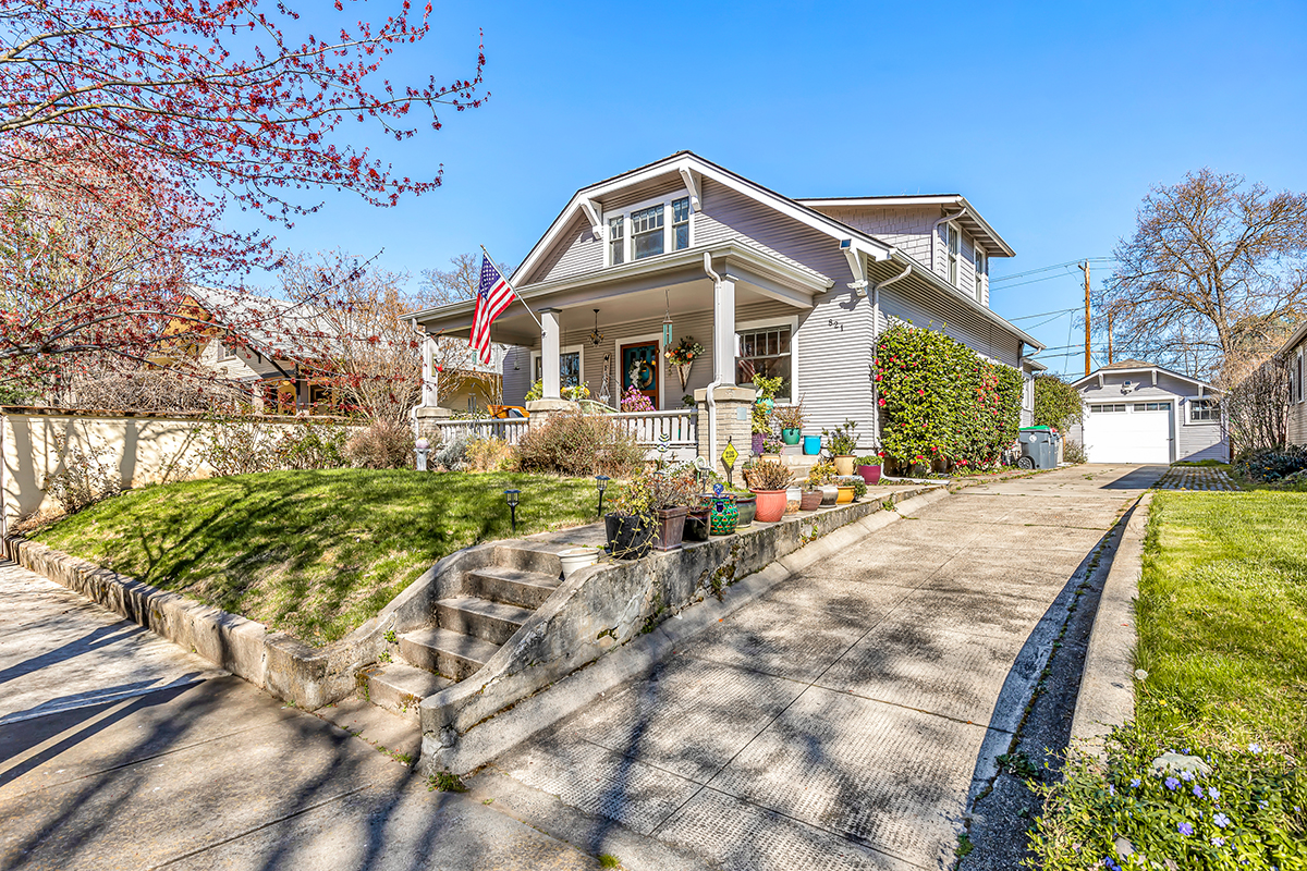 220176889, 821 Minnesota Ave, Medford, OR 97504, #220176889