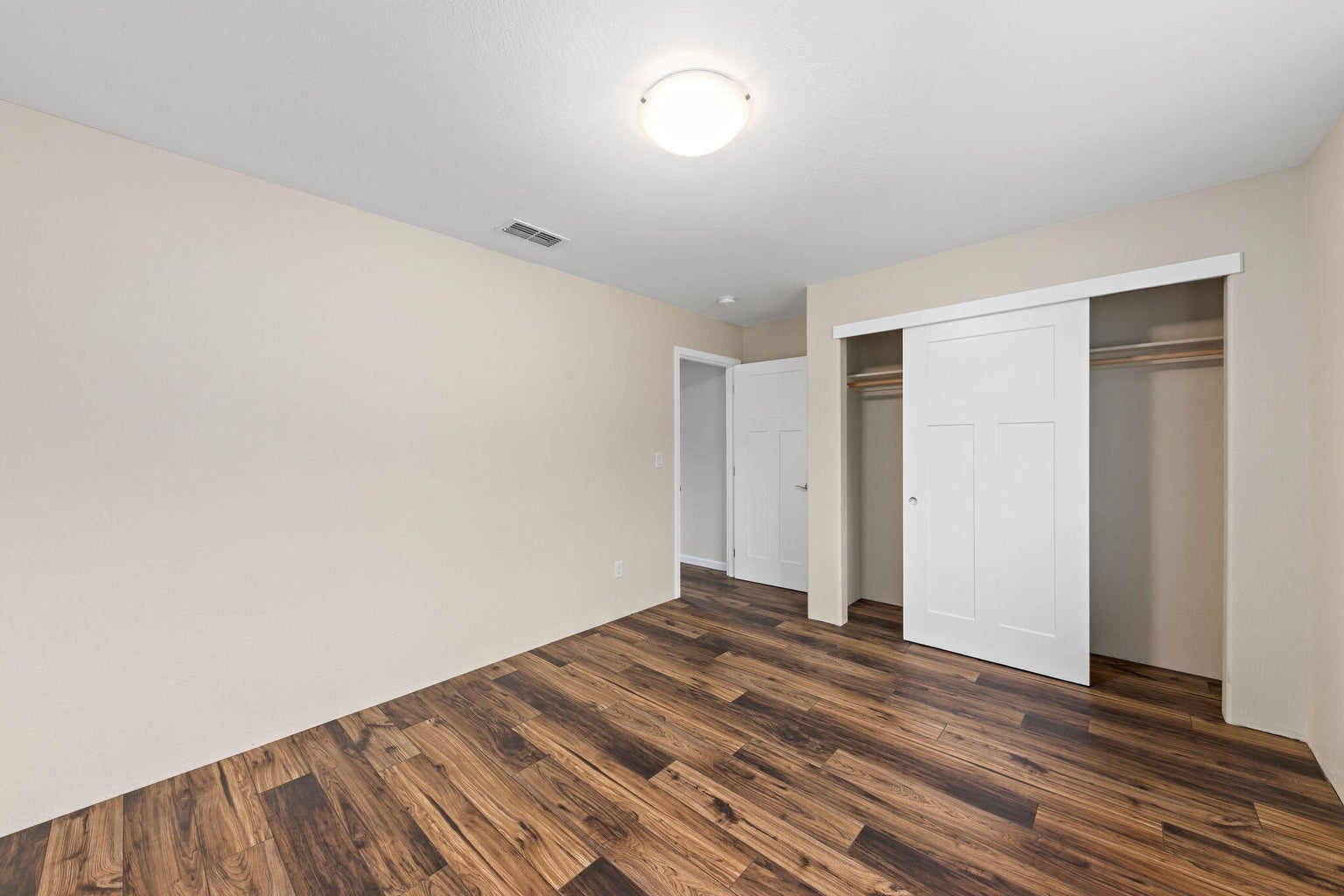 601-E-Forks-Circle_14