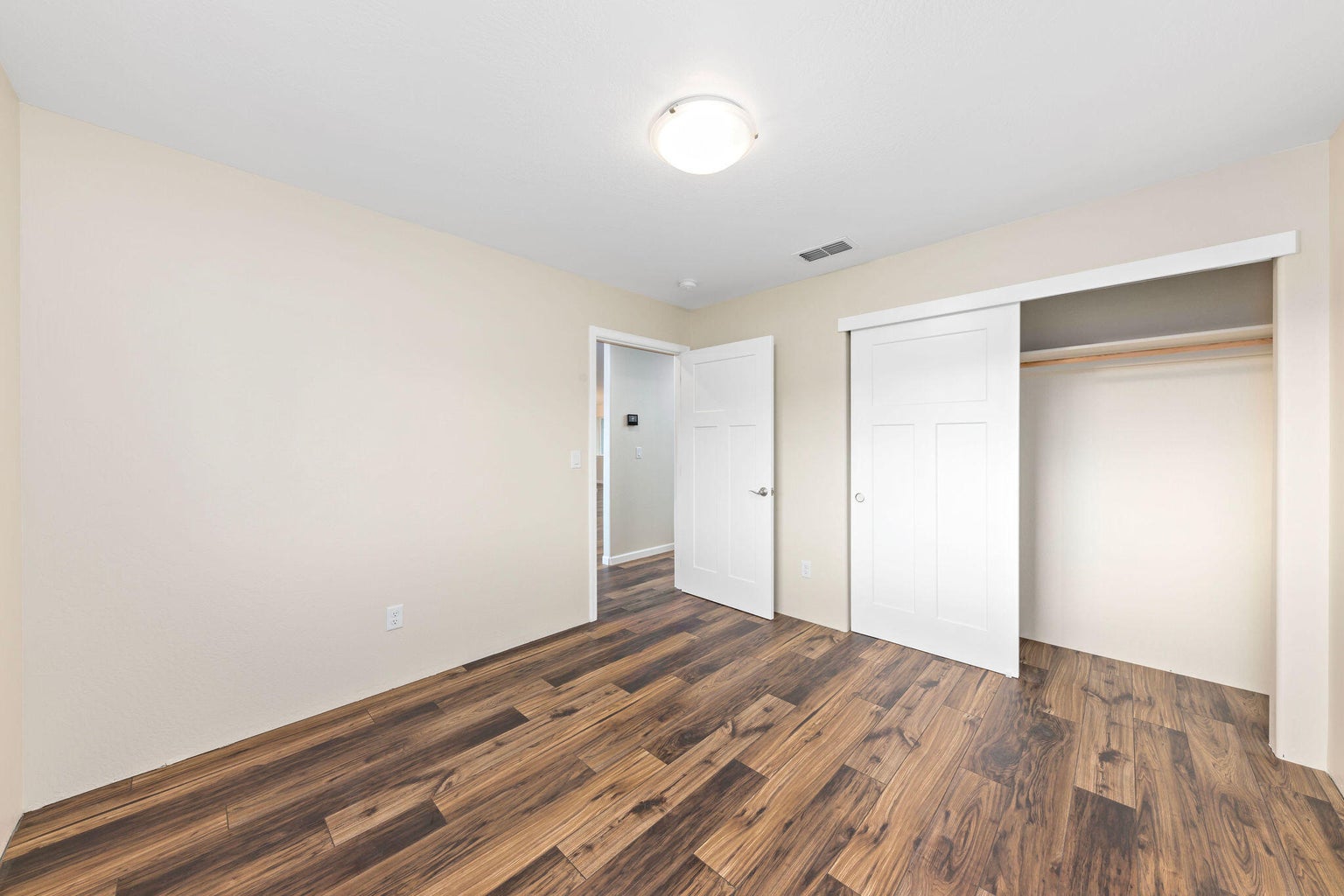 601-E-Forks-Circle_16