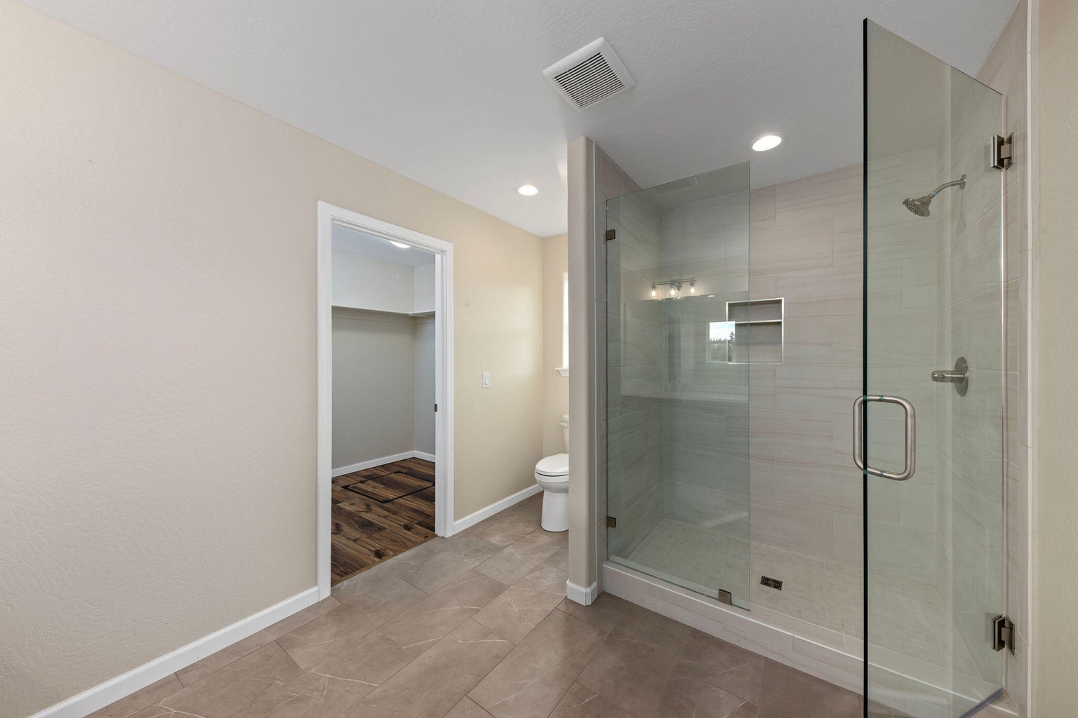601-E-Forks-Circle_19