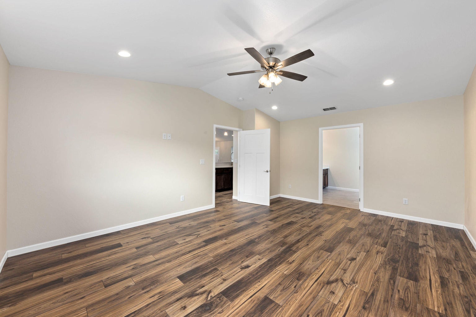 601-E-Forks-Circle_20