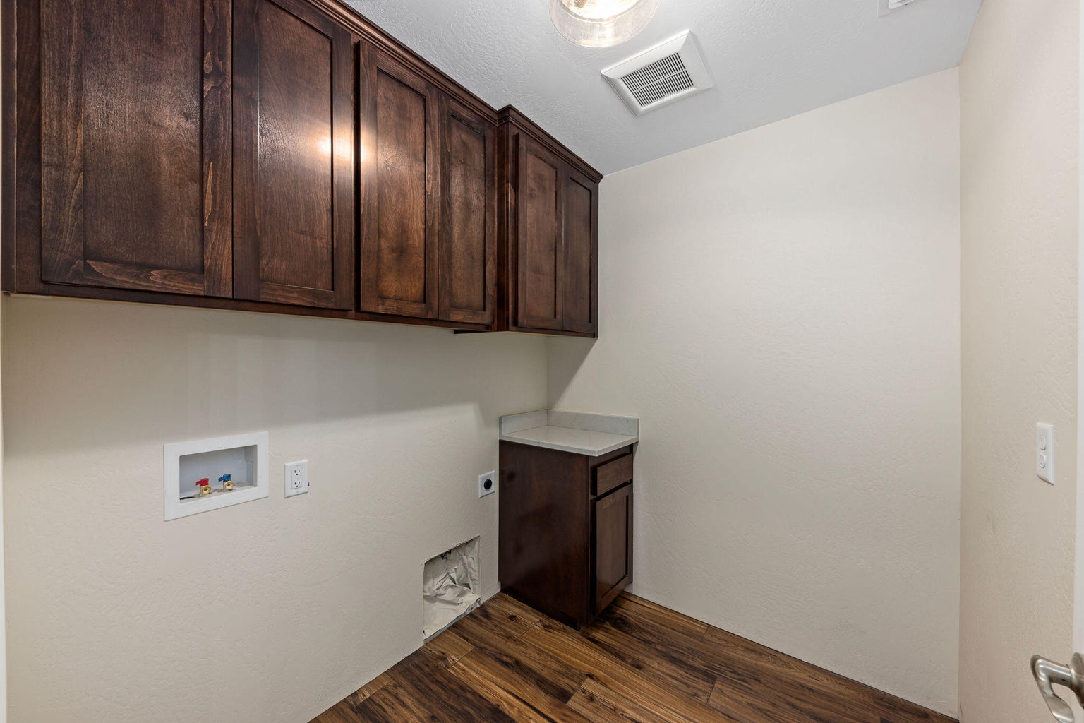 601-E-Forks-Circle_22