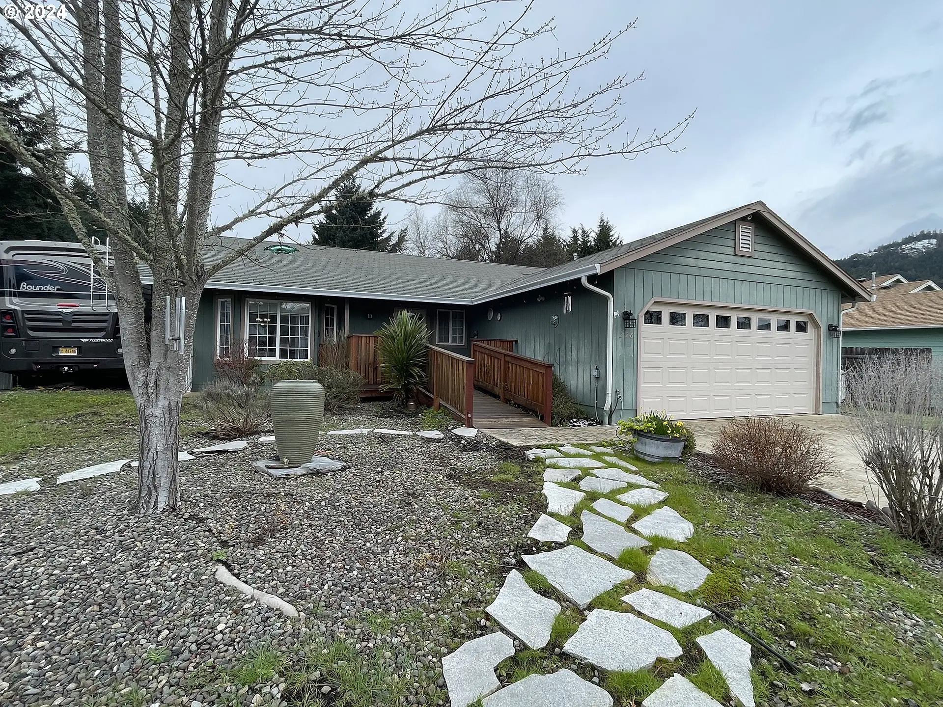 226-SE-Wildwood-Way_02