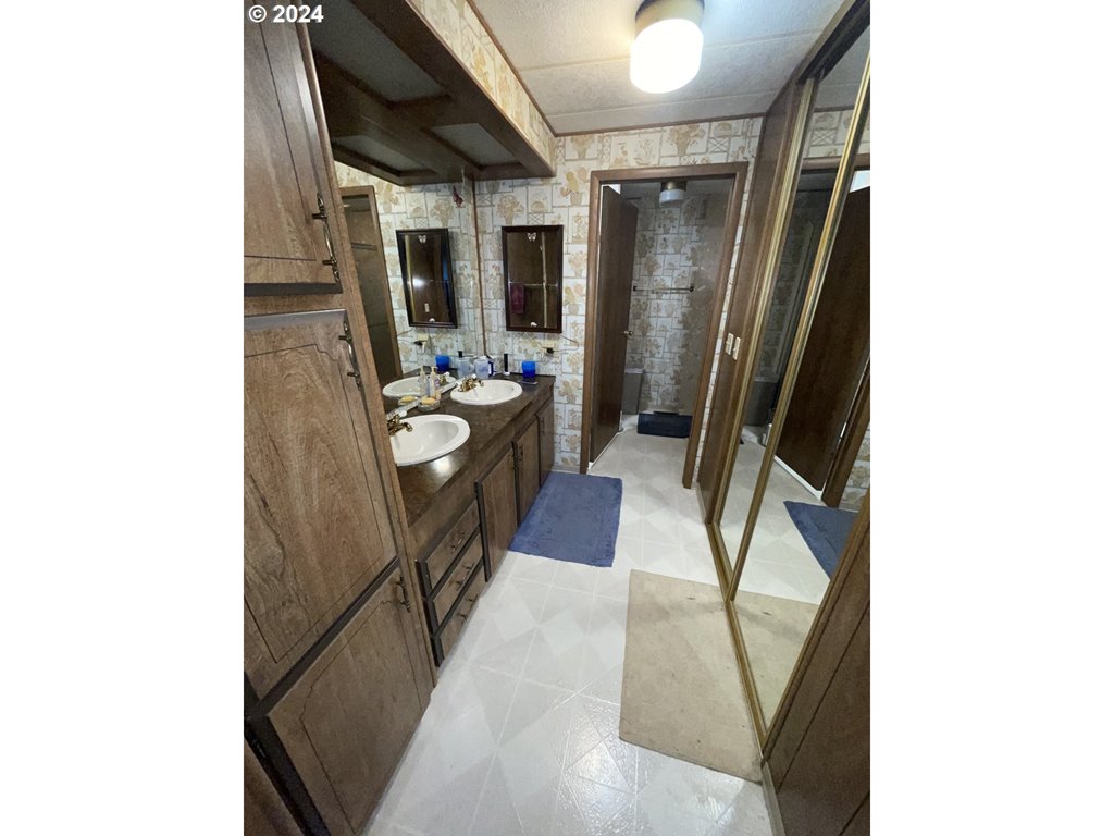 903-SHADOW-RANCH-LN_16