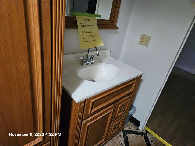 3315-Bristol-Avenue_15