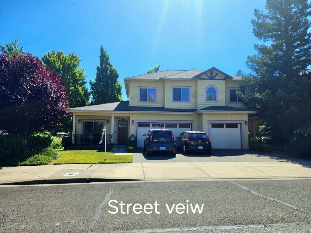 220176695, 1109 Catherine Way, Grants Pass, OR 97526 #220176695