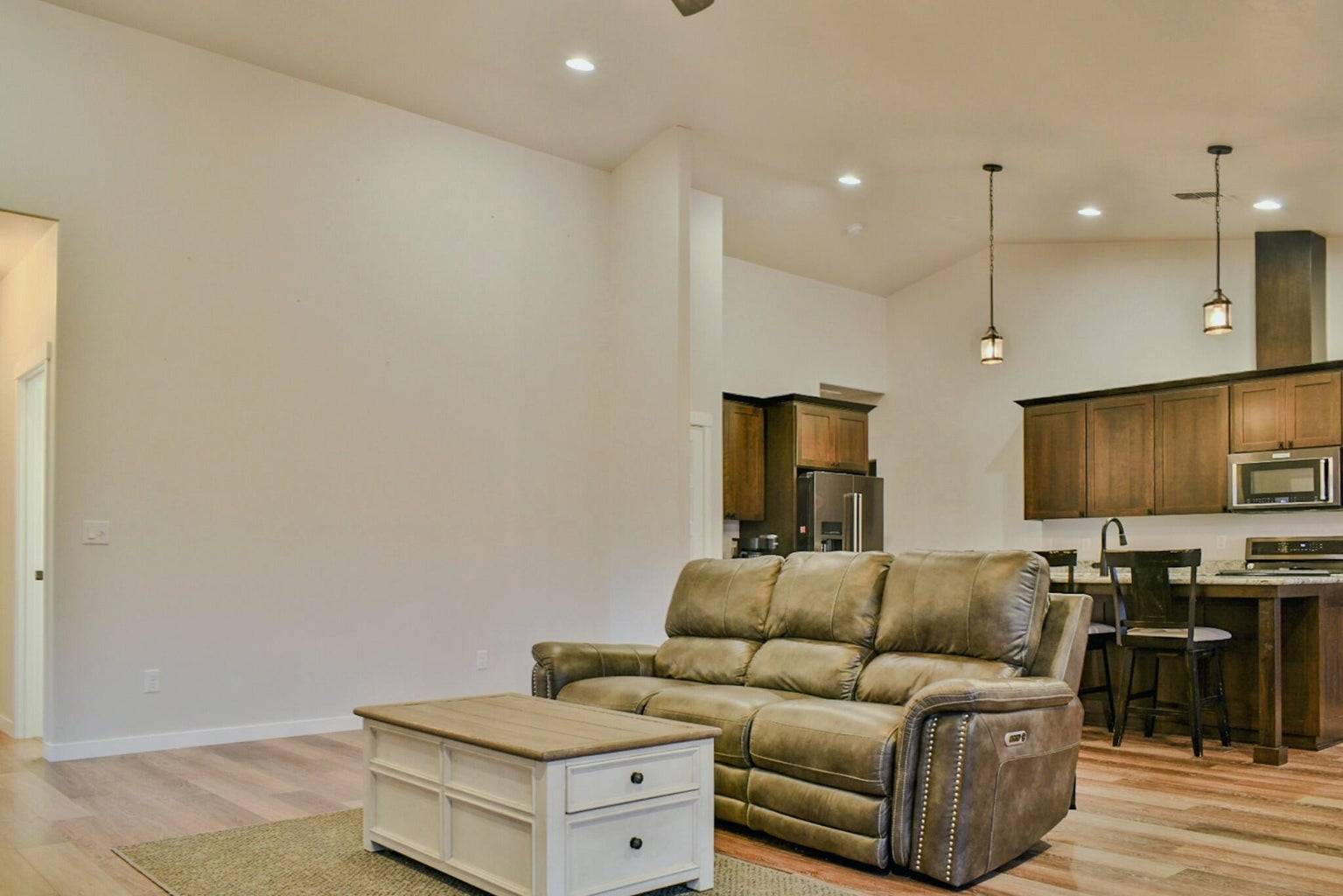 800_NW_Starmont_Way_05