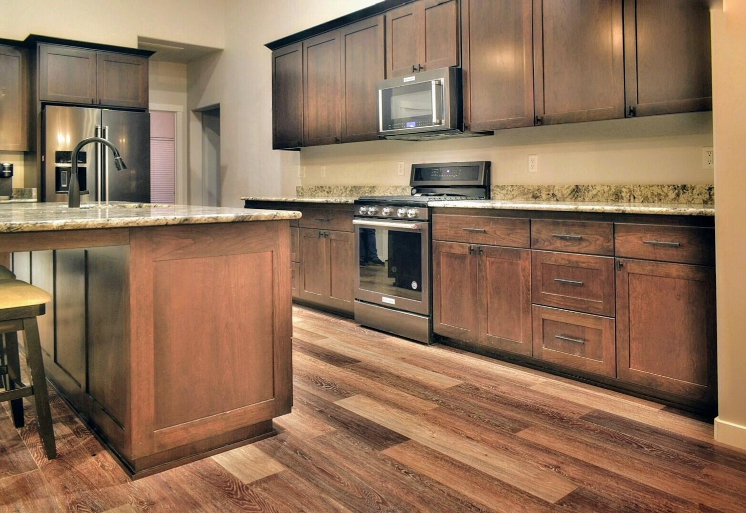 800_NW_Starmont_Way_06