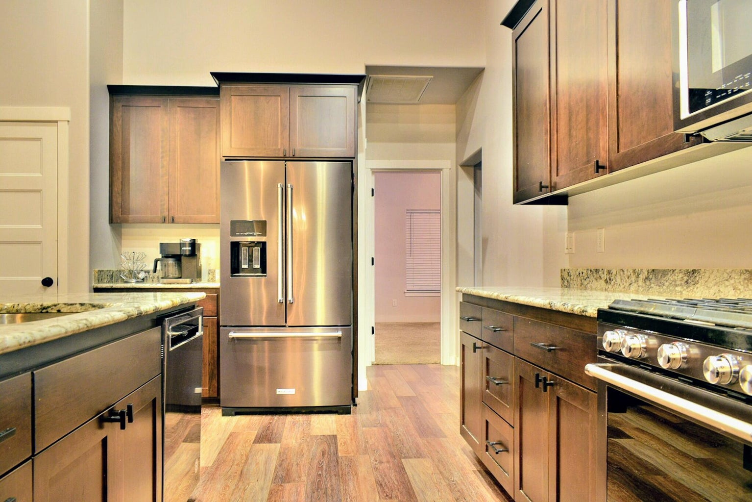 800_NW_Starmont_Way_09