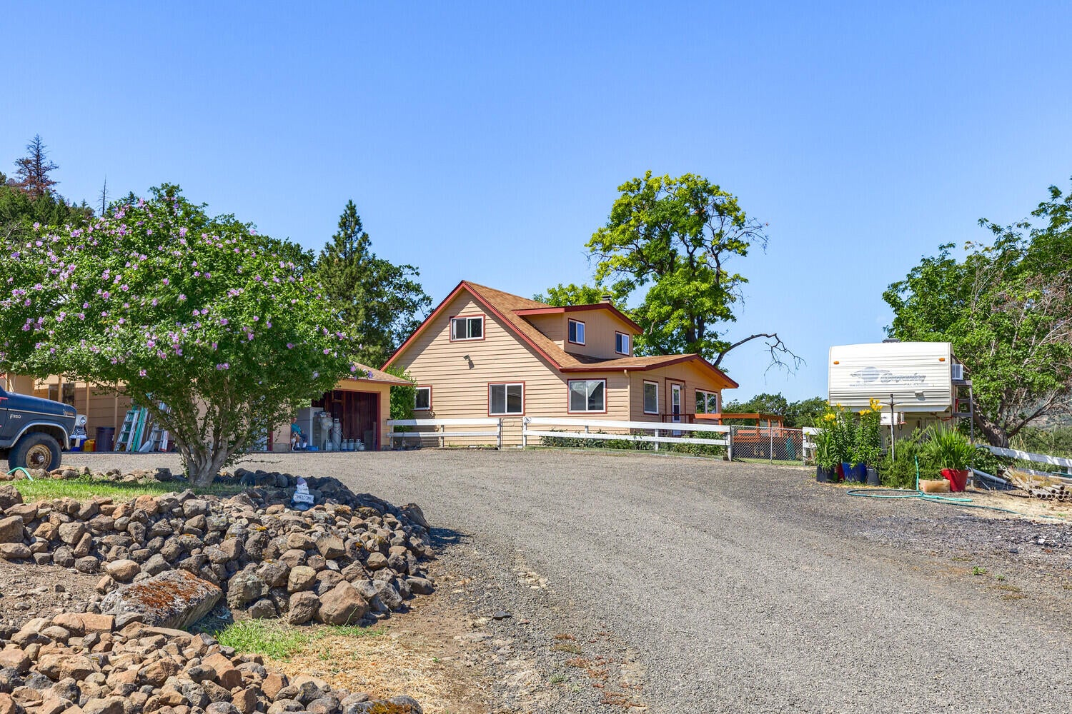 3280_E_Antelope_Rd_08