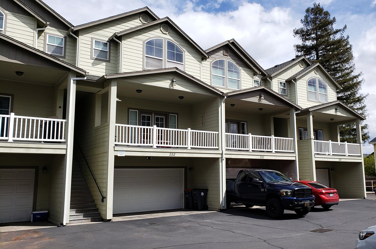 220198865, 252 Hiatt Lane. Central Point, OR 97502