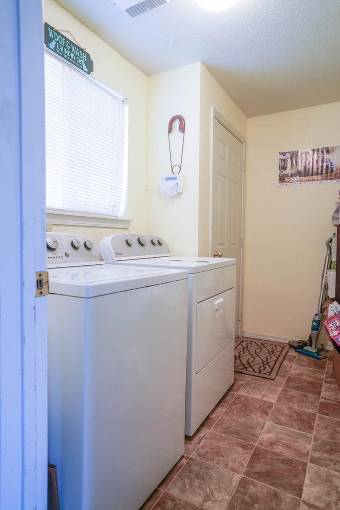 4842_Lombard_Dr_09