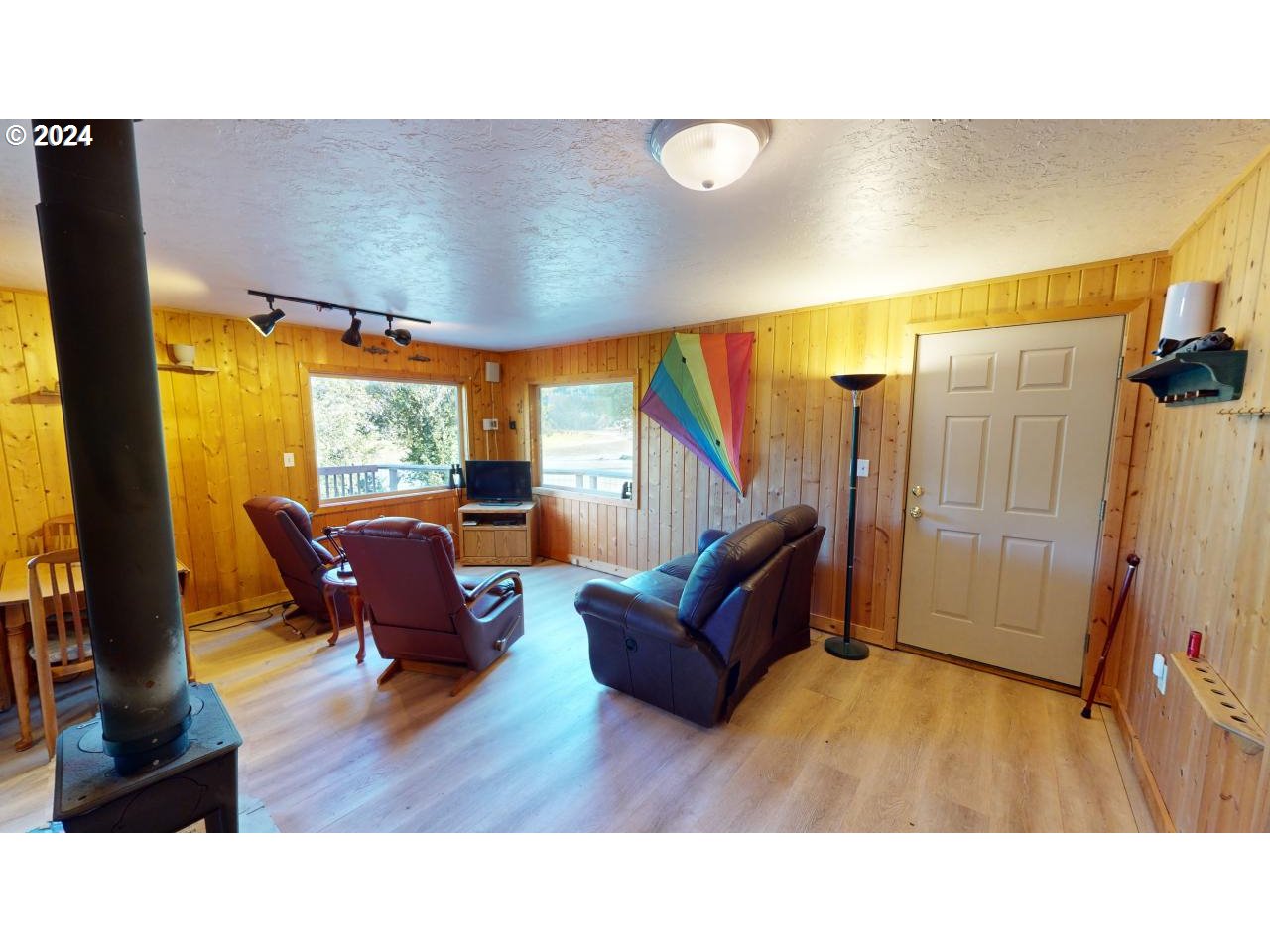 97033_Jerrys_Flat_10