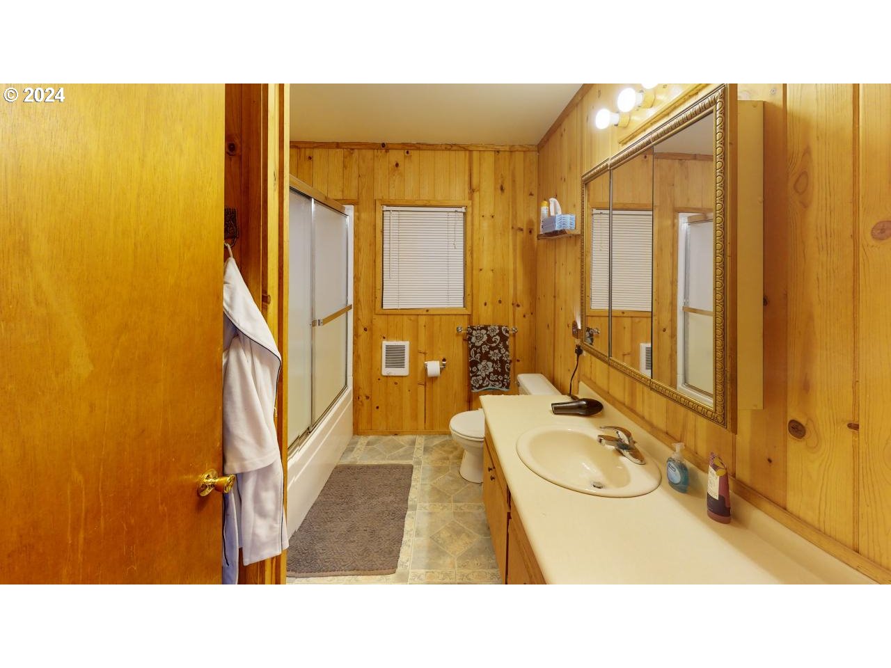 97033_Jerrys_Flat_20