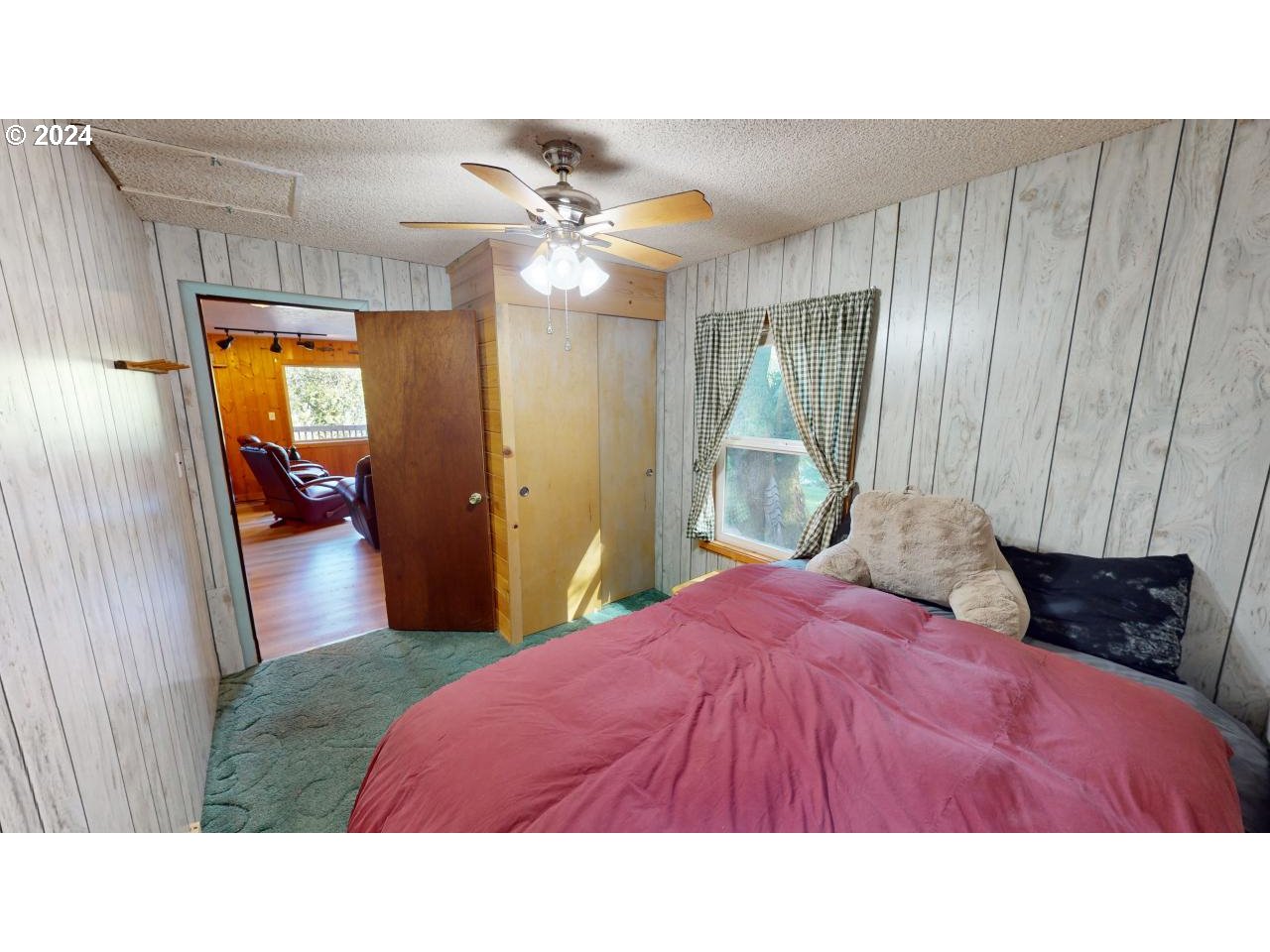 97033_Jerrys_Flat_22