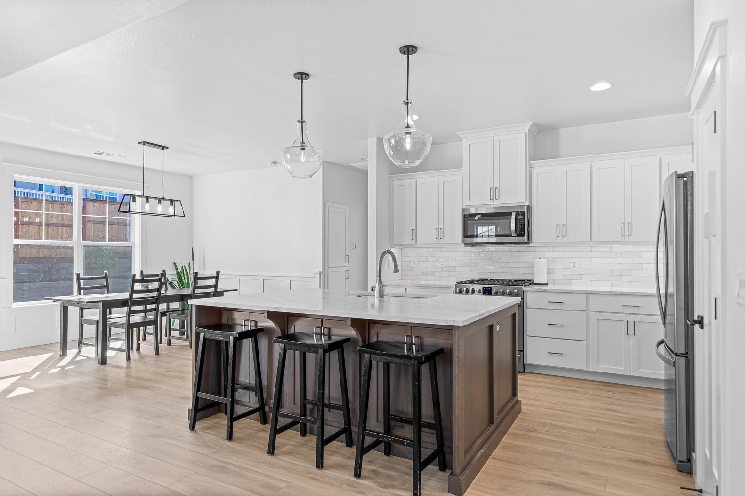 2644-Farmington-Avenue–10