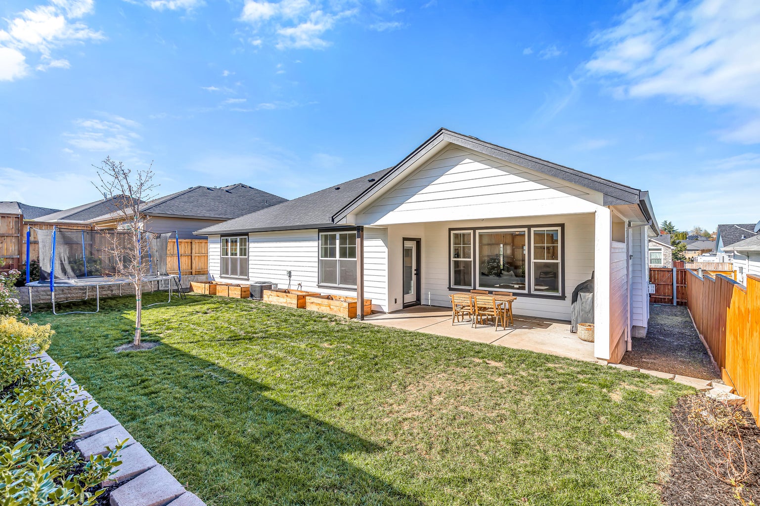 2644-Farmington-Avenue–29