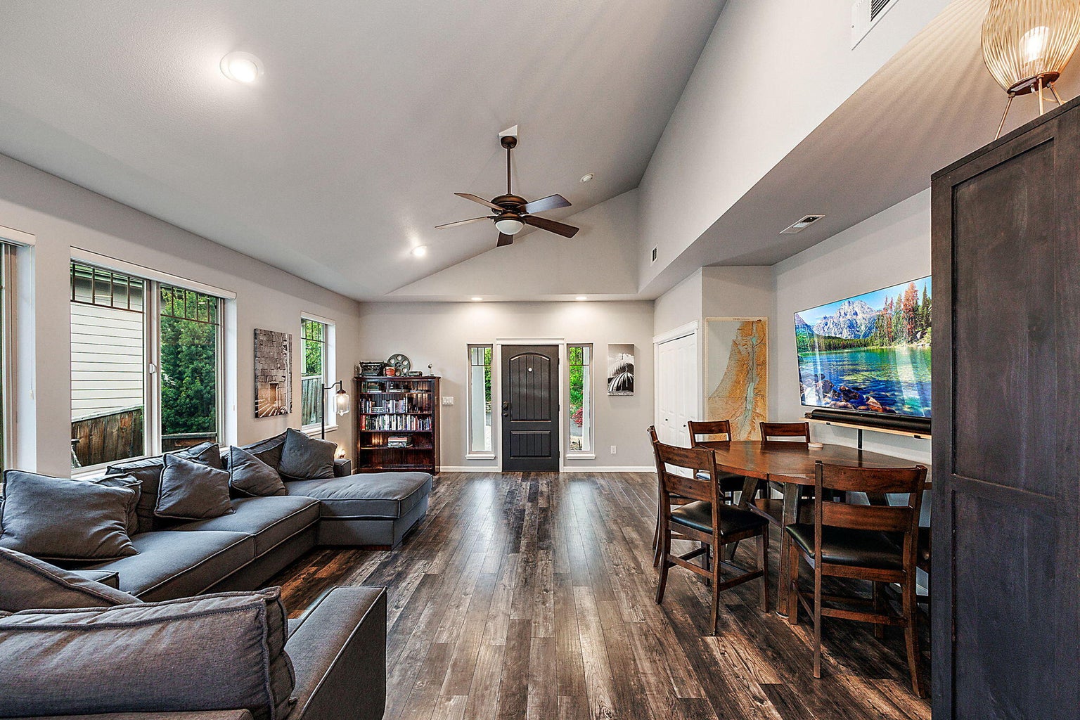 620-Cardwell-Court_08