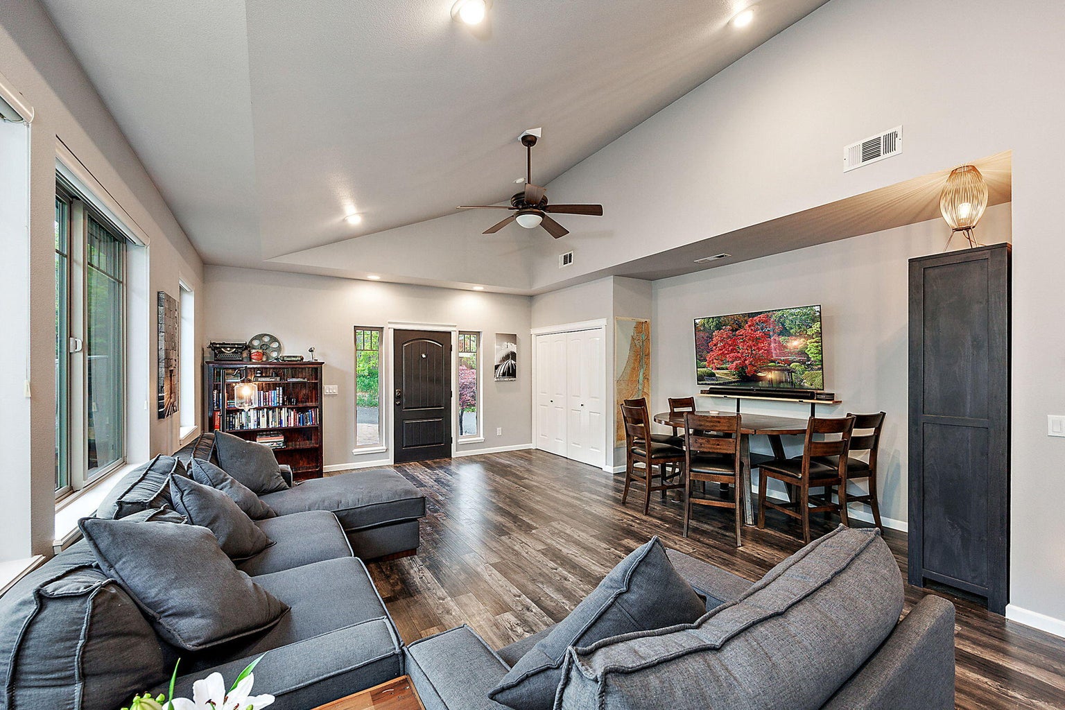 620-Cardwell-Court_10