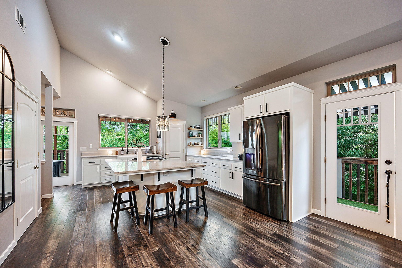 620-Cardwell-Court_12