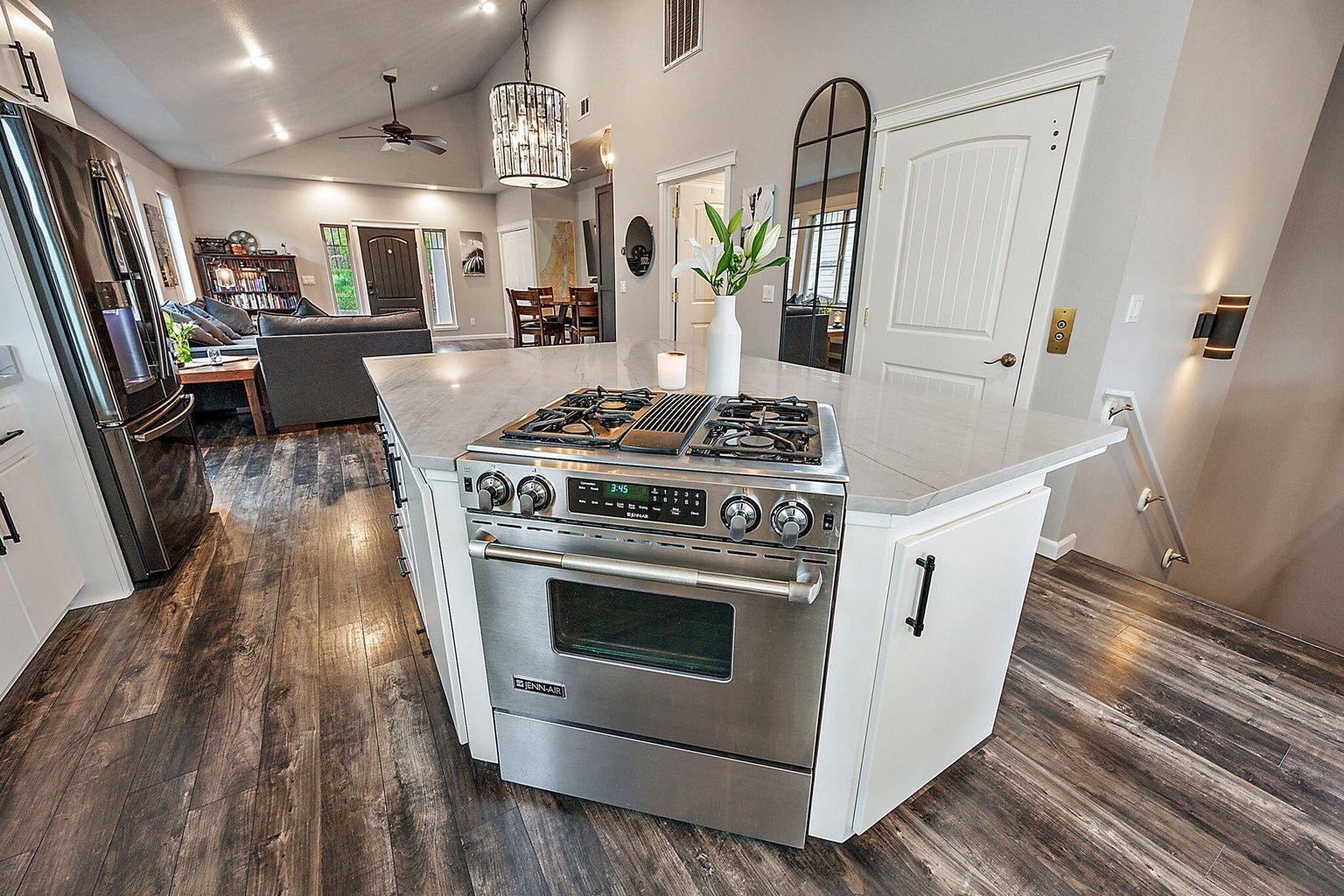 620-Cardwell-Court_15
