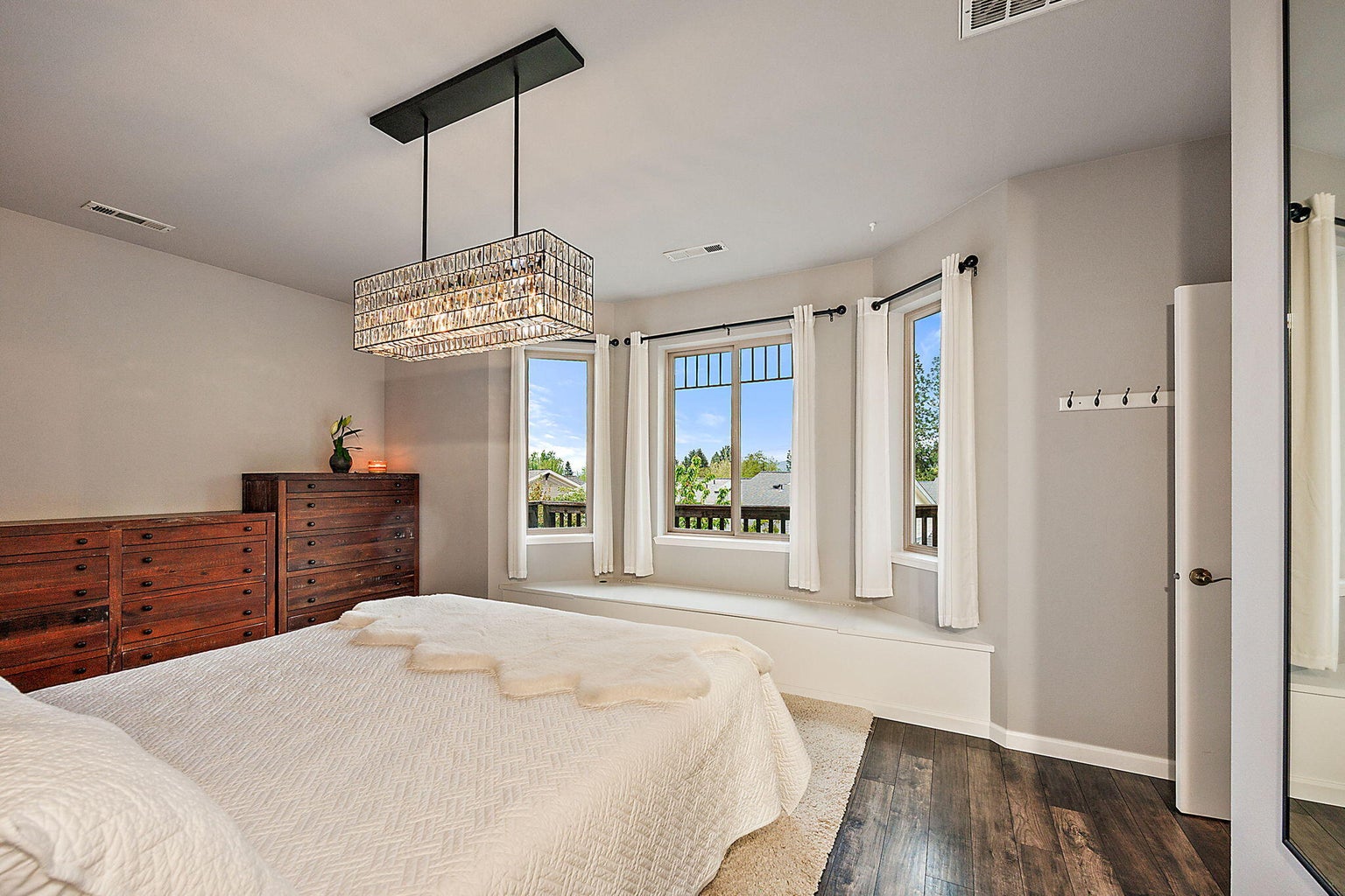620-Cardwell-Court_20