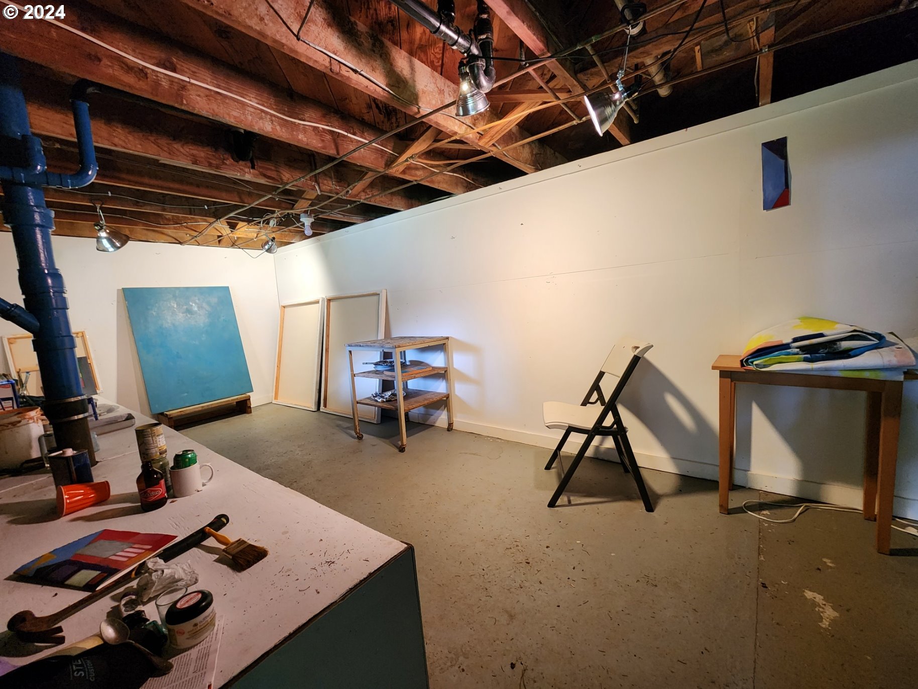 Partially finished daylight basement .94837-ELK-RIVER-RD_32