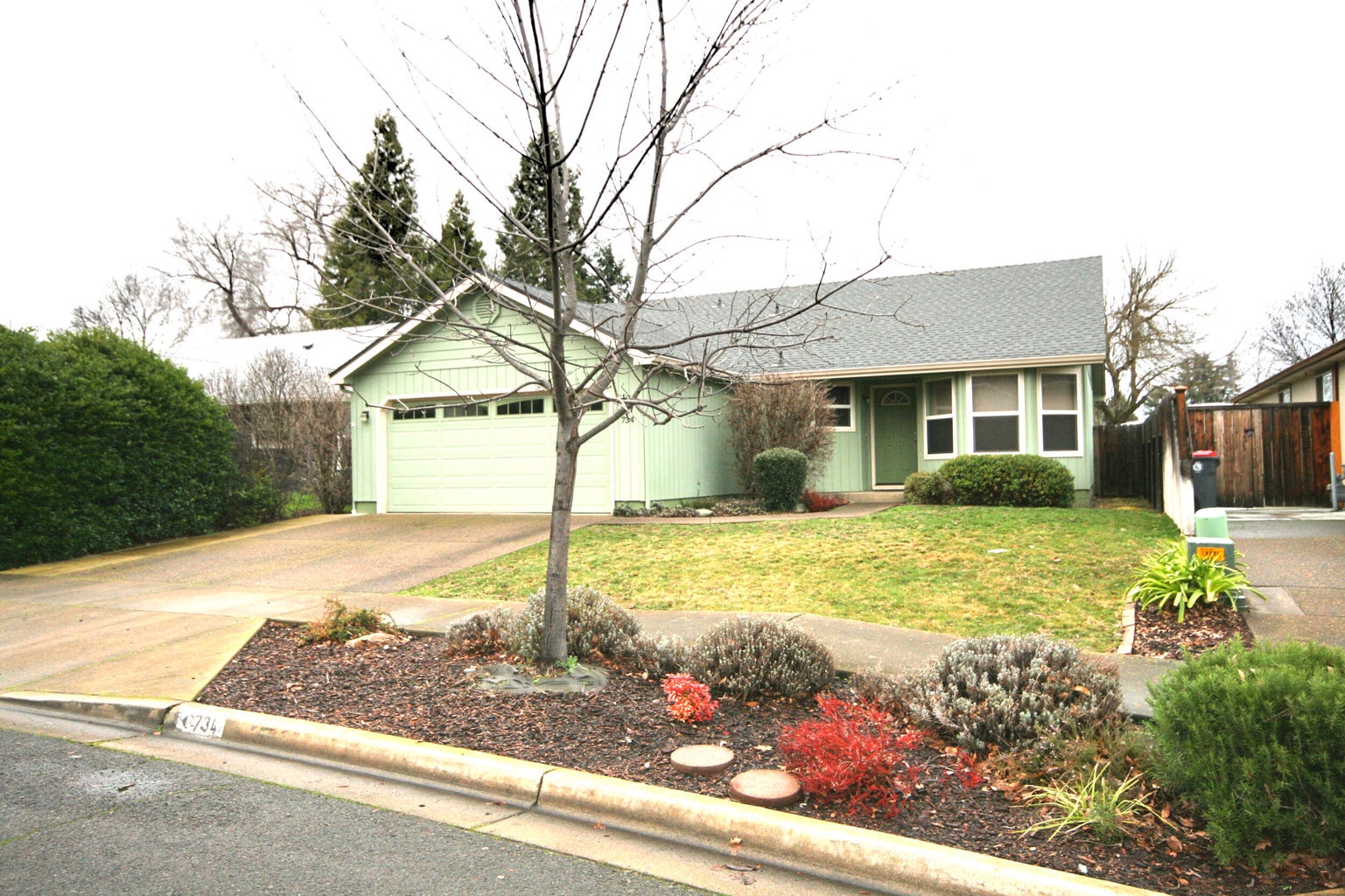 220175884, 734 Halvorsen St, Medford, OR 97501