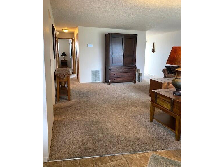 2101-Poplar-Drive-49_12