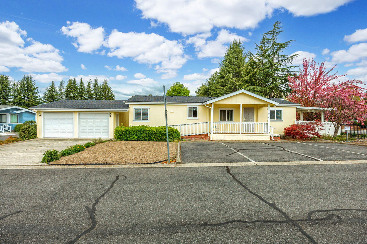 220180443, 1874 Tamarac Ln, Grants Pass, OR 97527