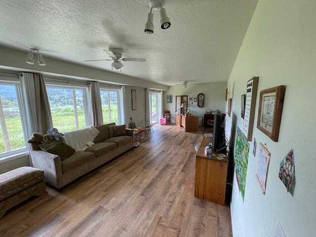 310-Ridgewood-Drive_18