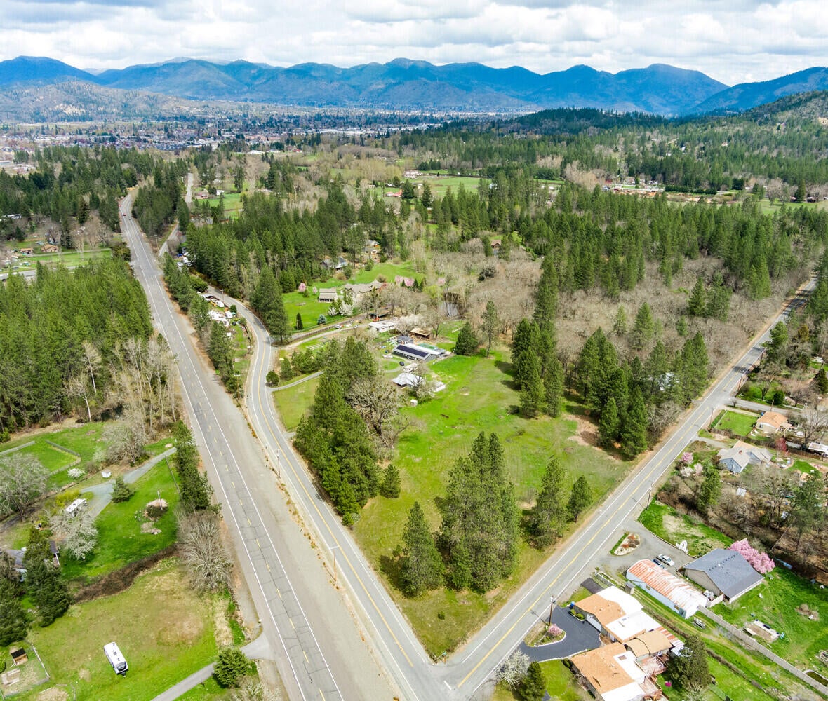 2925_Jerome_Prairie_Rd_06