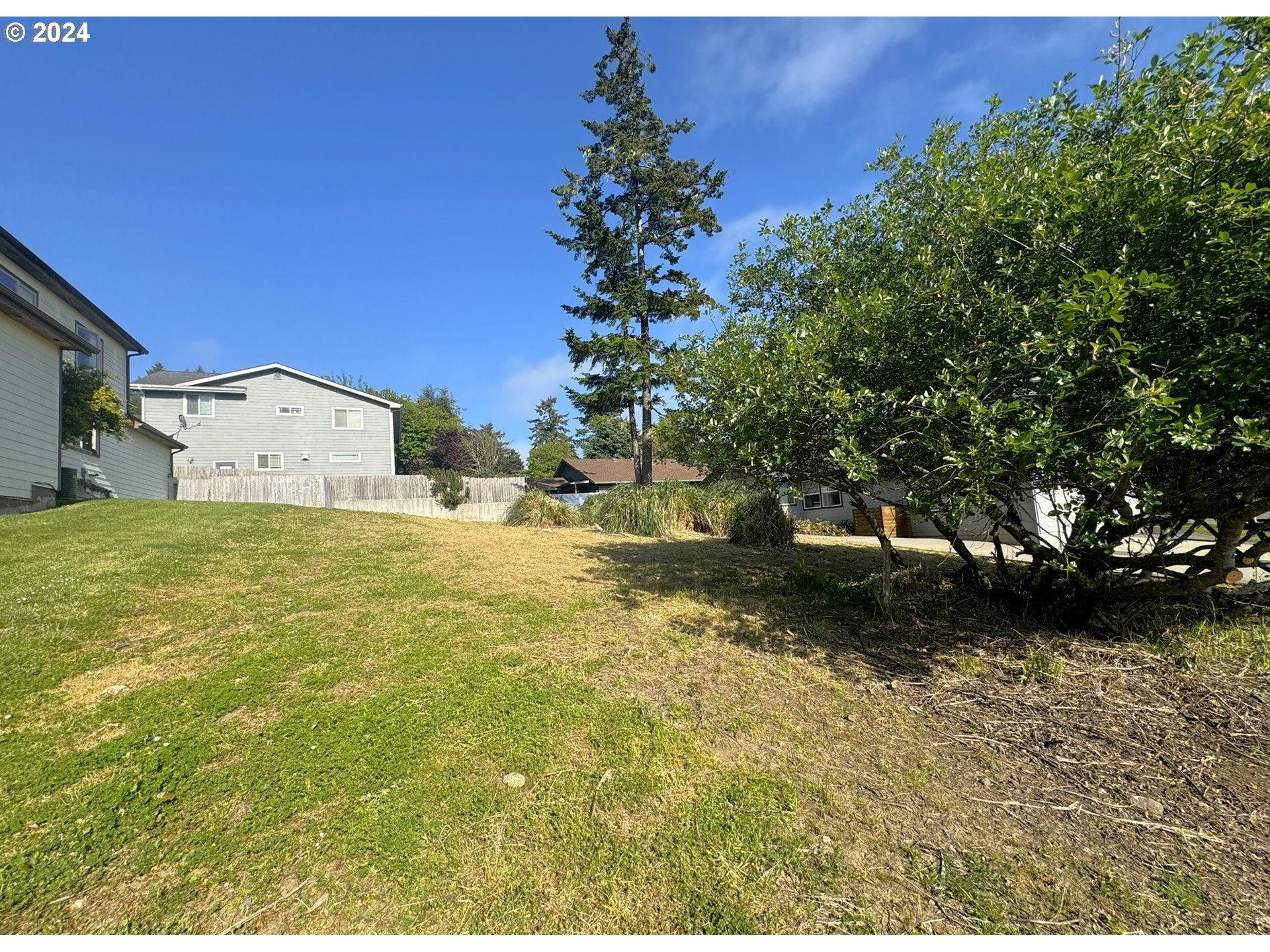 24281170, 6929 Oakwood Ct, Brookings, OR 97415
