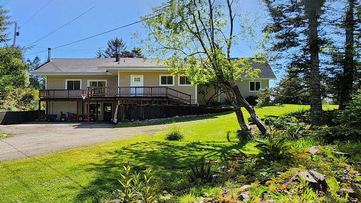 24517180, 27945 Thimbleberry Rd, Gold Beach, OR 97444