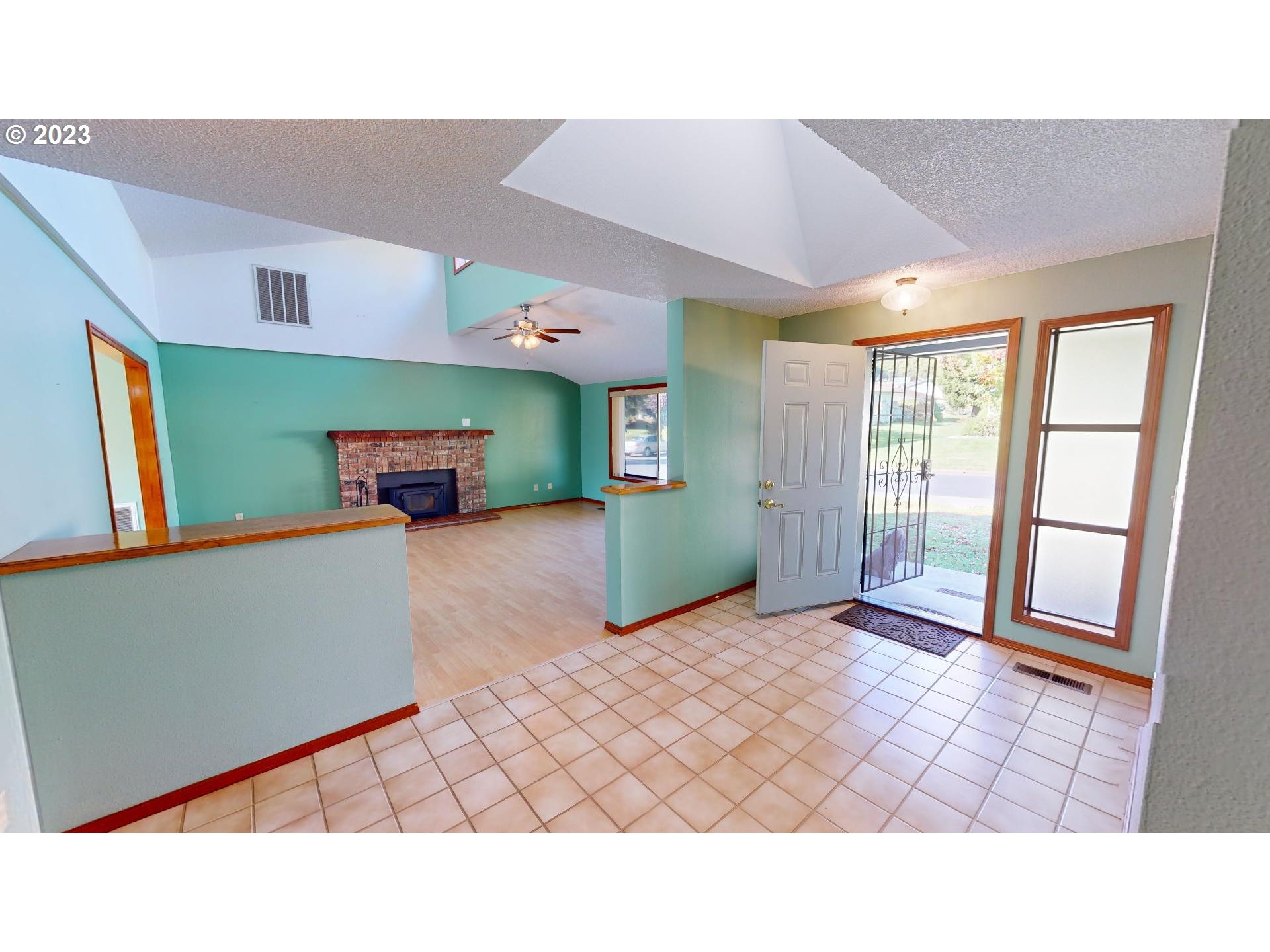 883_Brookhaven_Dr_03