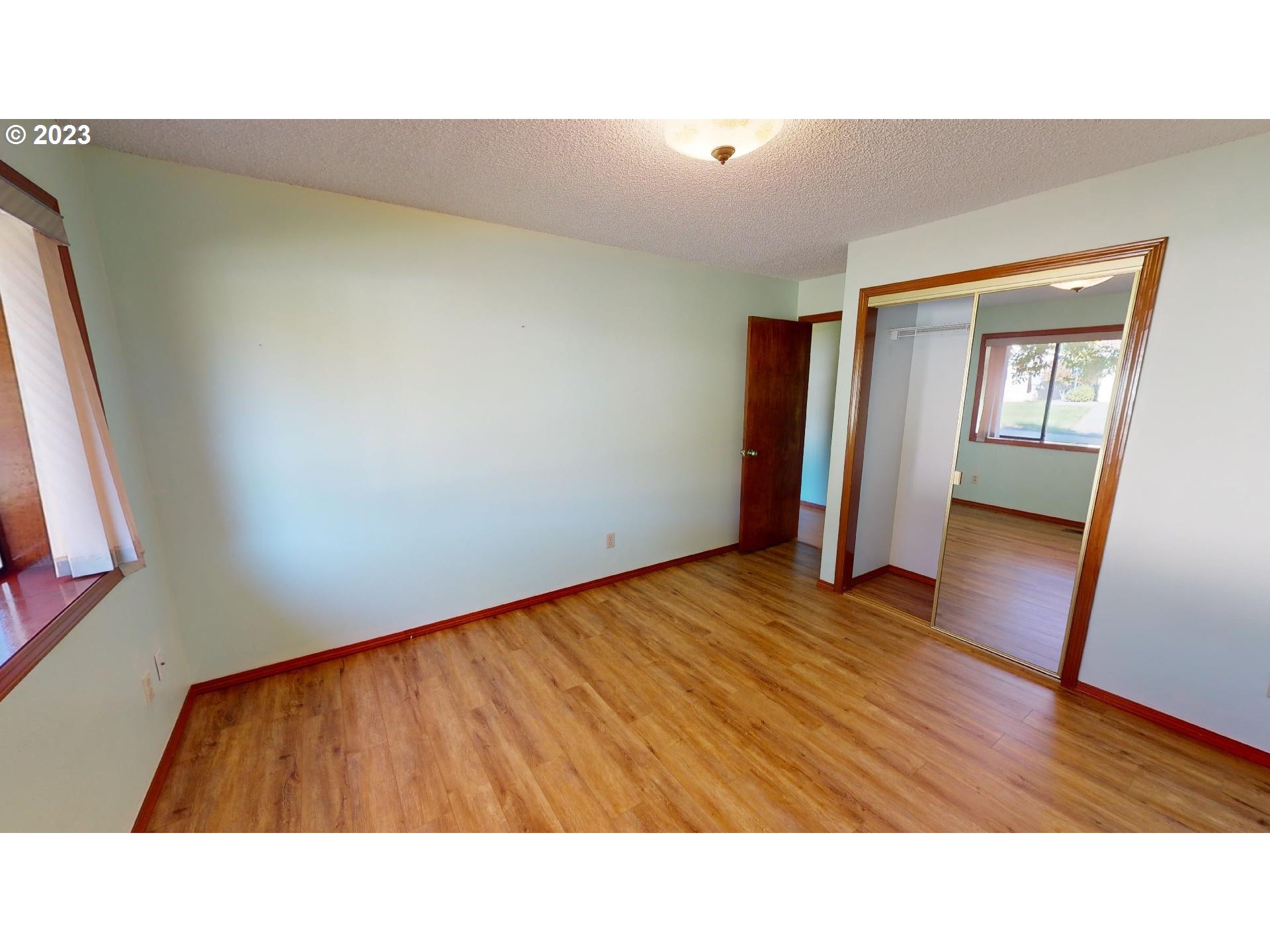 883_Brookhaven_Dr_24