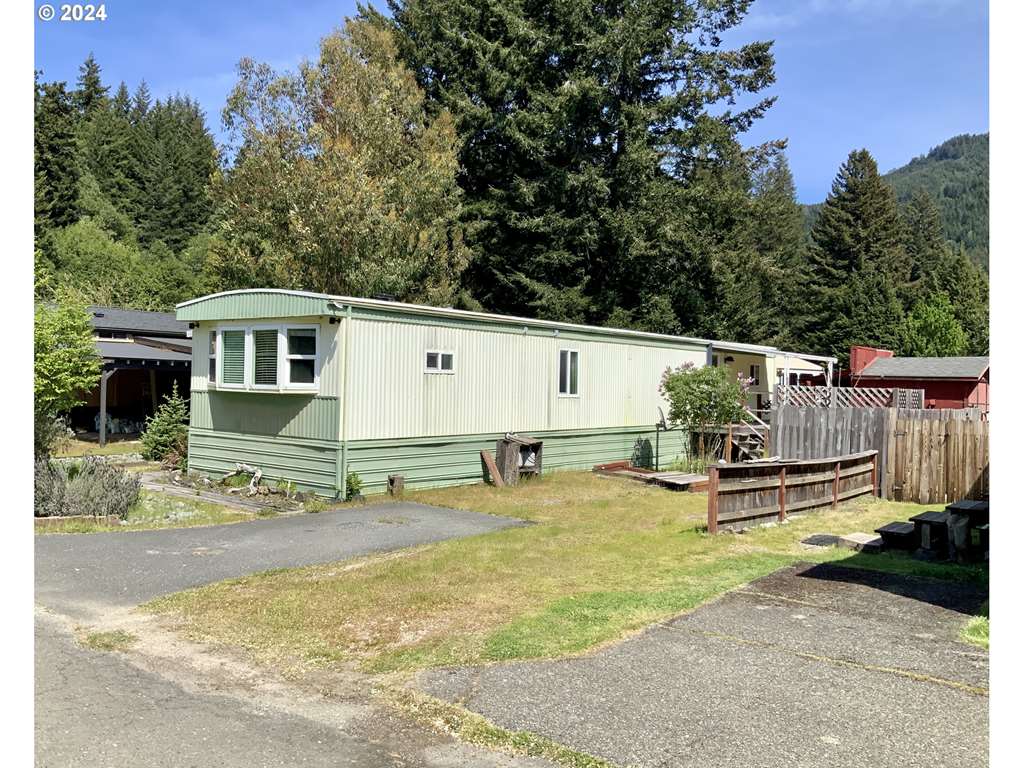 23606117, 32051 Watson Ln, Gold Beach, OR 97444