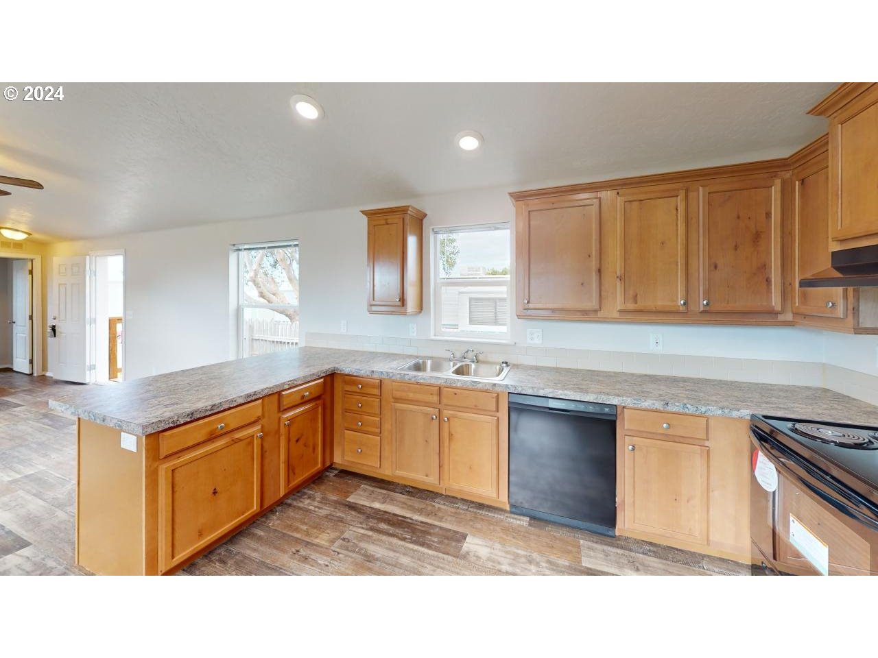 94120-Strahan_St_2_07
