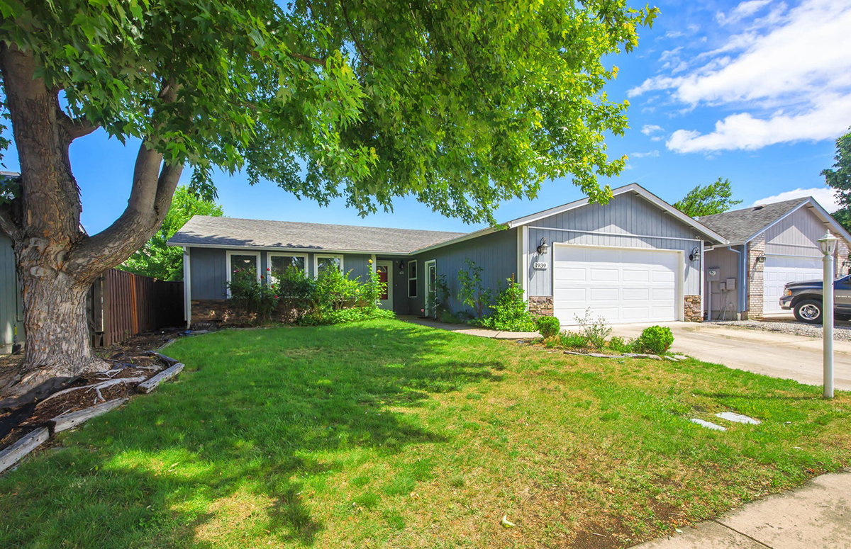 220183904, 1939 Walnut Grove Ln Central Point, OR 97502