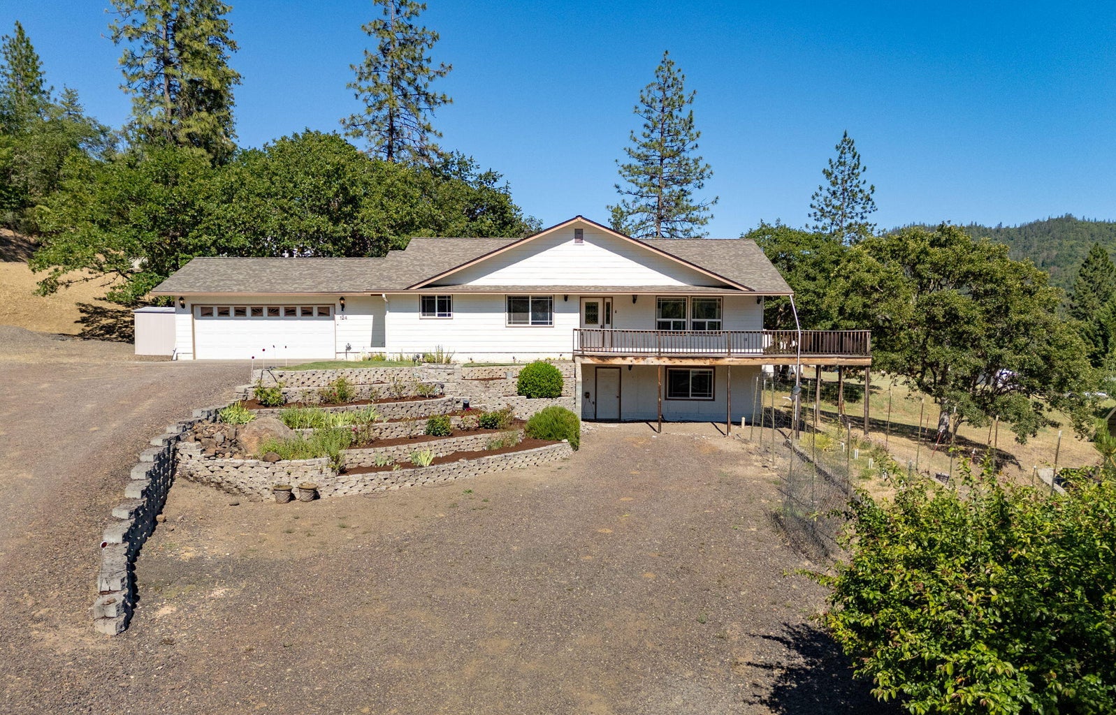 220184611, 124 Kathleen Terrace, Shady Cove, OR 97539